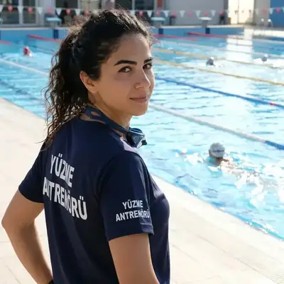 Büşra KAYA - Yüzme Antrenörü ve Cankurtaran